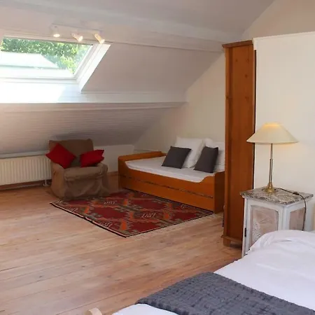 Le Jardin Bed & Breakfasts 3*